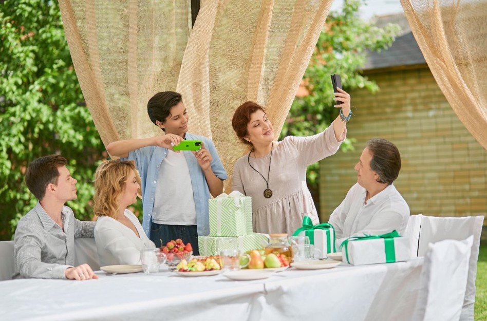 МегаФон стирает границы: в МегаСемью можно добавить близких со всей страны