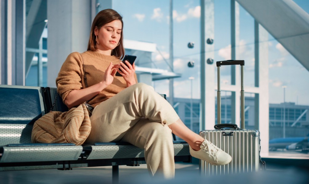 Клиенты Т2 могут открыть карты VISA и Mastercard банков СНГ в приложении оператора