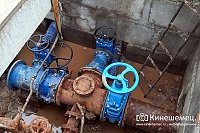 На улице Авиационной ремонтируют водопровод