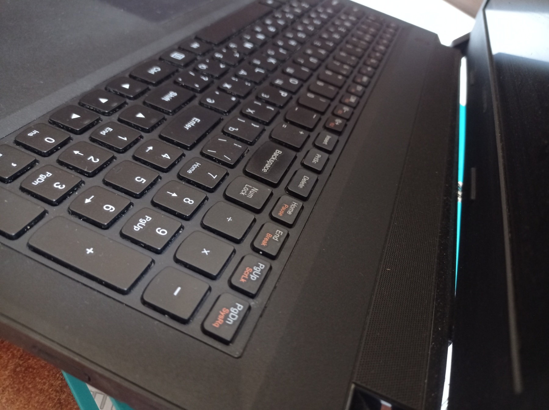 Продвижение онлайн-курсов через социальные сети: что действительно работает в 2025 году