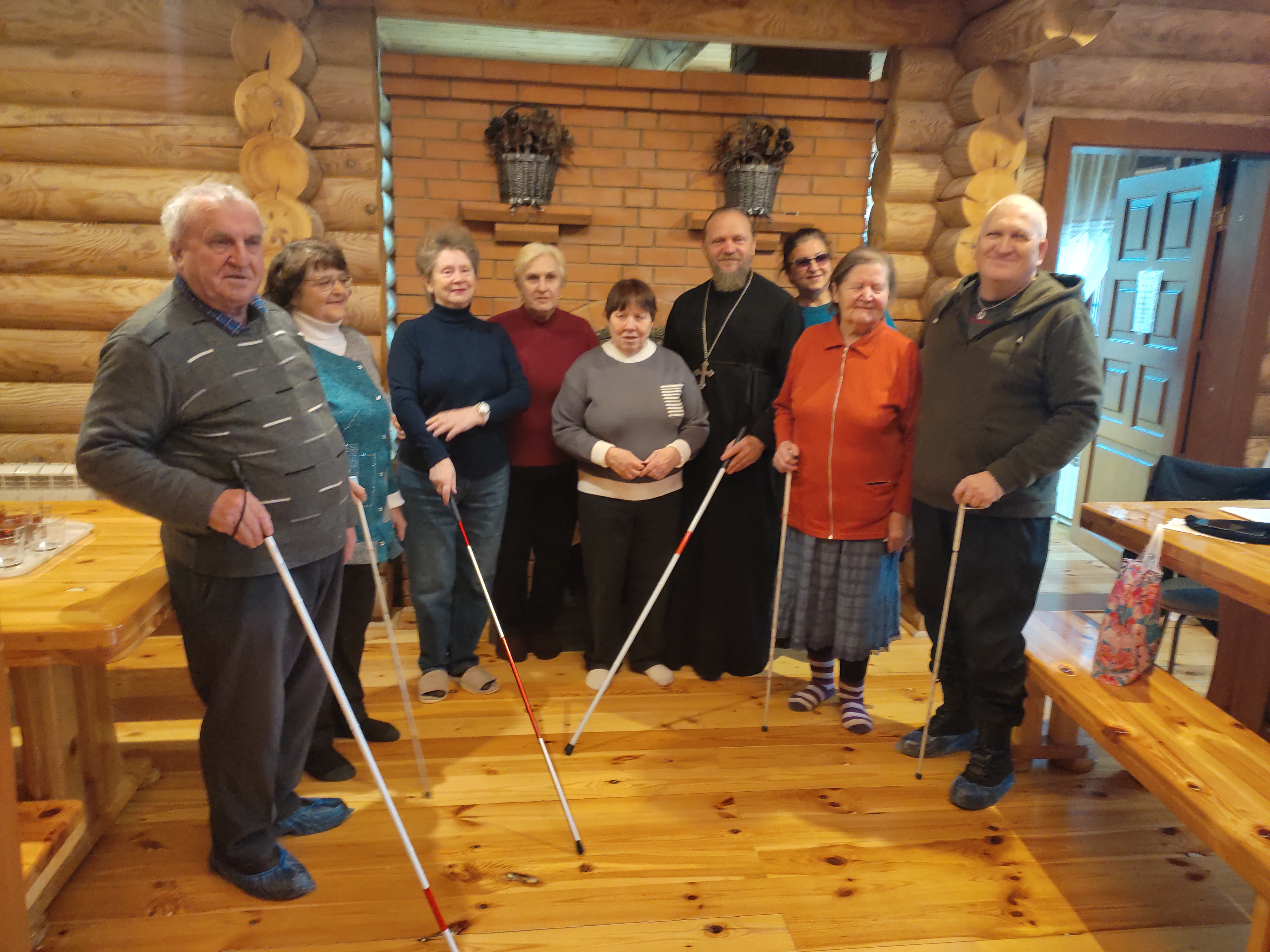 В храме Дмитрия Солунского состоялось занятие по изучению азбуки Брайля