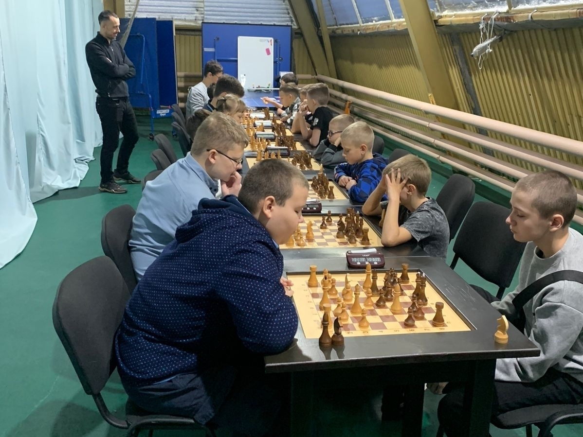 Шахматисты Кинешмы и Наволок сражались на 15 досках