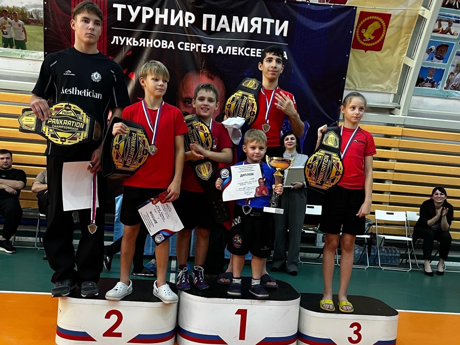 Кинешемцы завоевали награды турнира по панкратиону памяти тренера Сергея Лукьянова