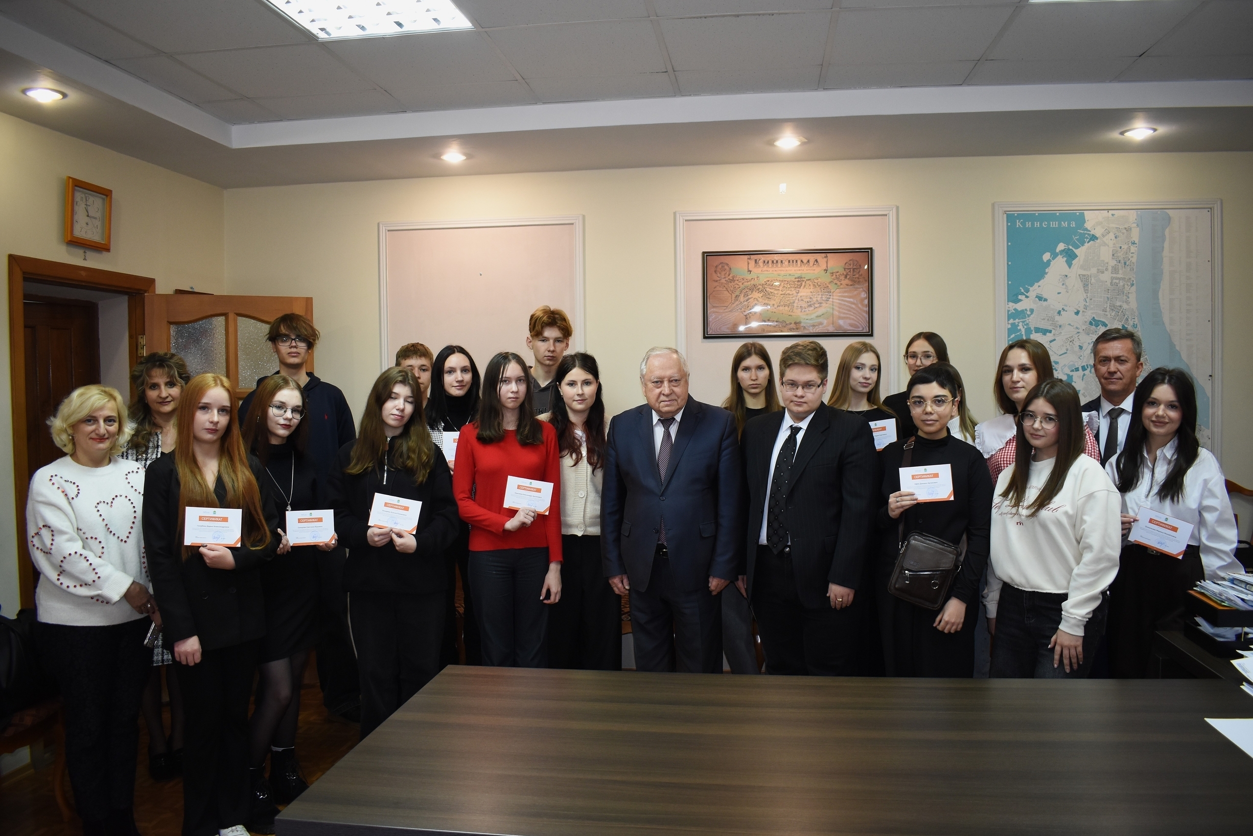 Студенты технологического колледжа встретились с руководством города