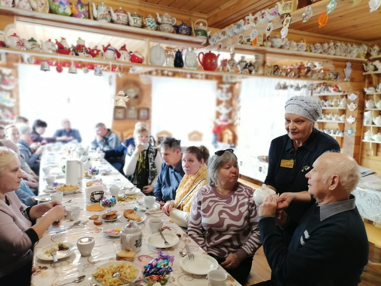 Паломники из общества слепых Кинешмы посетили святые места Заволжского района