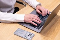 От «расчёта премий» до «задолженностей»: на какие «фишинговые» письма попадаются сотрудники