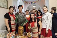 В гимназии им. А.Н. Островского прошла традиционная благотворительная ярмарка