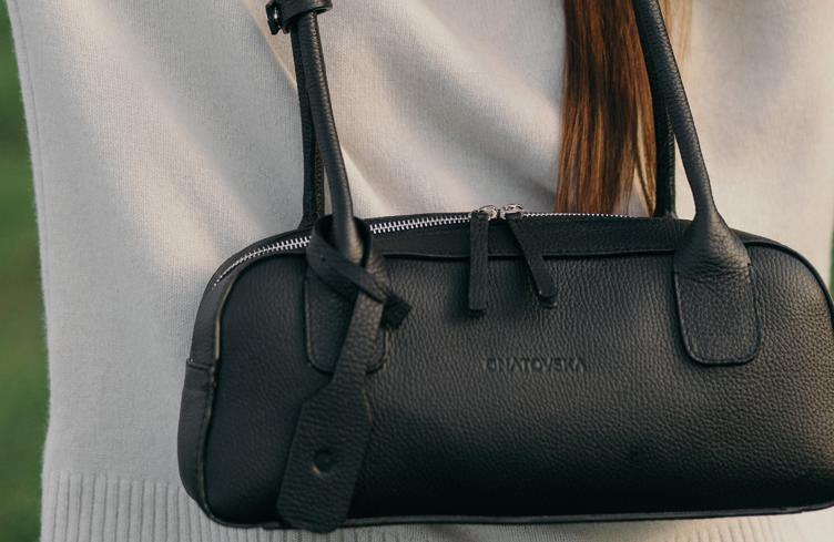 Тренды в материалах: кожа, текстиль, нейлон, из чего должна быть выполнена женская сумка?