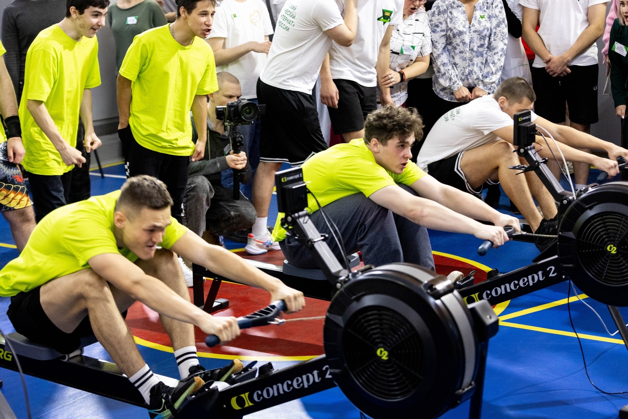В Кинешме студенты техникумов-интернатов Минтруда России соревновались в гребле-индор