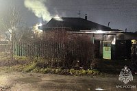 На улице Правды загорелись частный дом и гараж