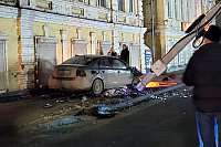 На ул.Комсомольской иномарка влетела в опору освещения