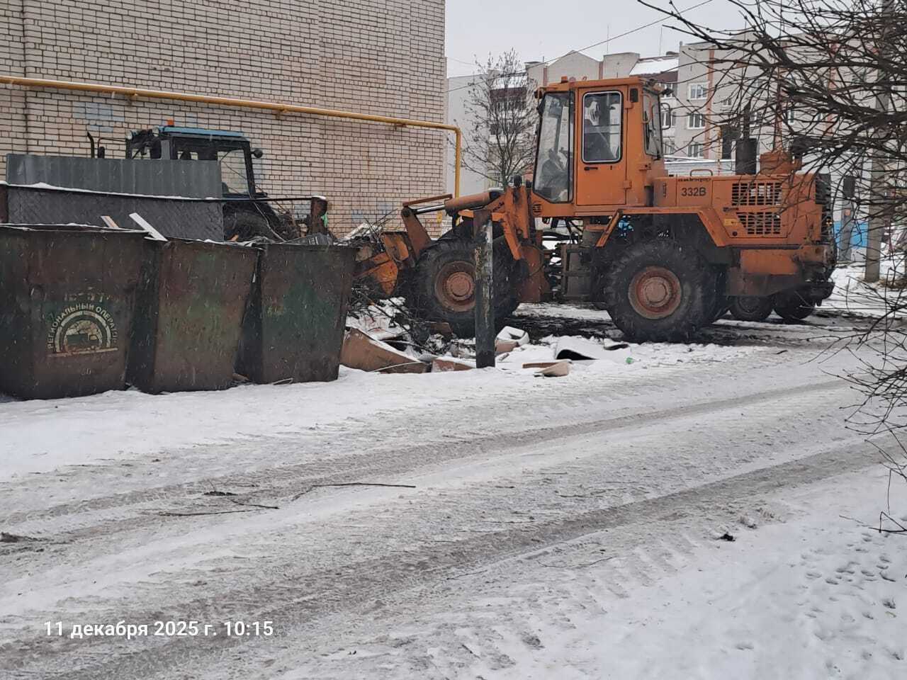 УГХ вывезло со свалок еще 3 тыс. кубометров веток и мусора