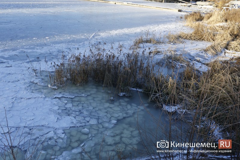 В Кинешемском районе запретили выход на лед водоемов