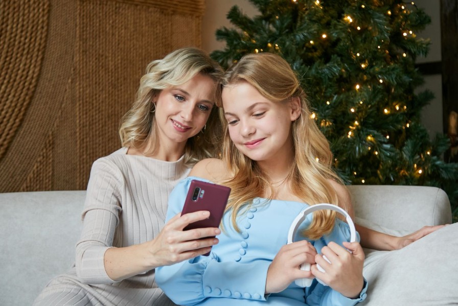 Новогодняя ночь с МегаФоном: оператор дарит безлимитный трафик на всё