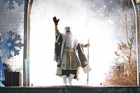 В Кинешме встретили Деда Мороза и зажгли огни на главной новогодней ёлке