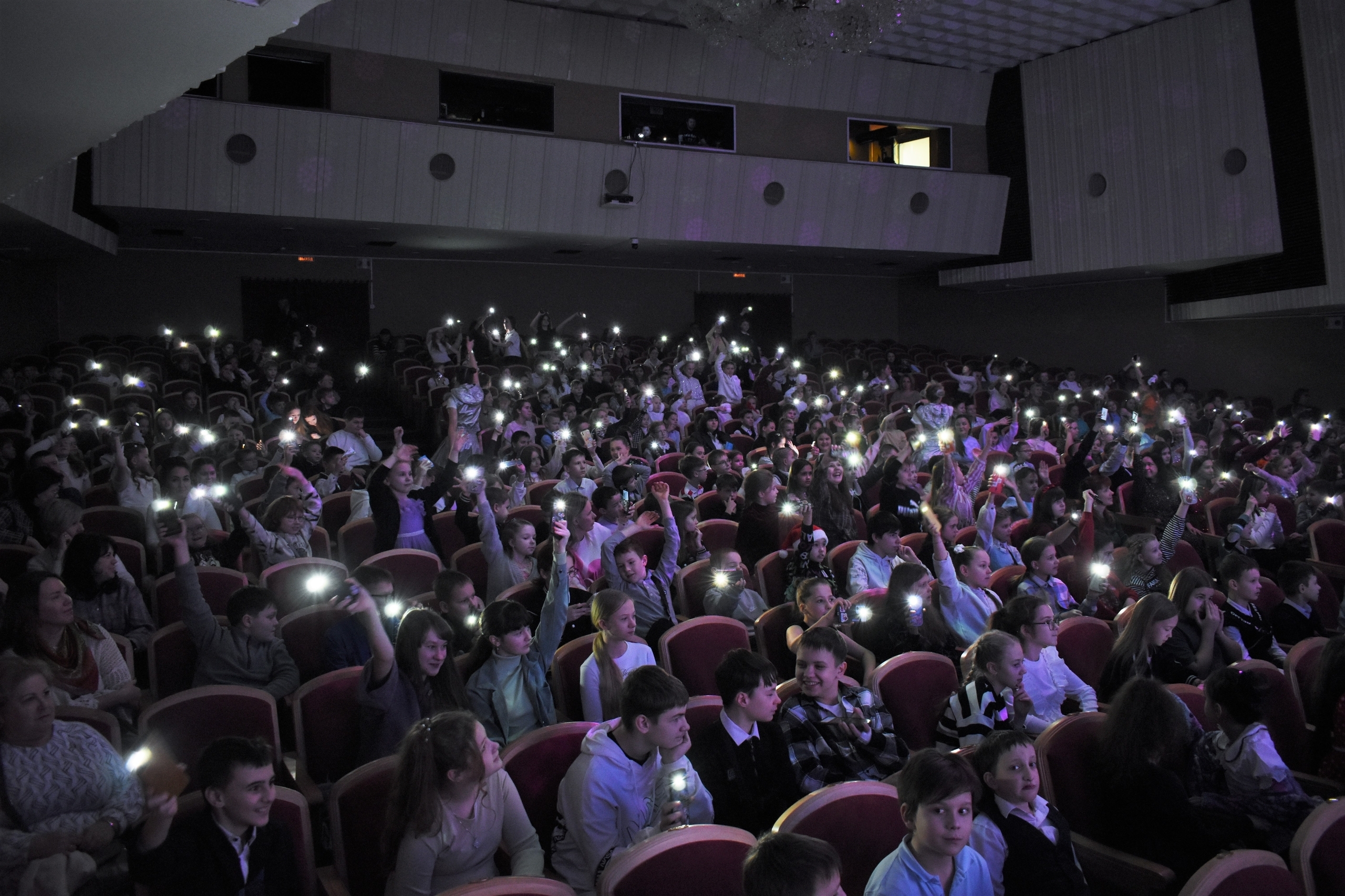 Ёлка главы Кинешмы собрала почти 600 ребят