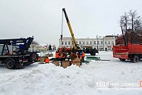 В центре Кинешмы разобрали главную новогоднюю елку