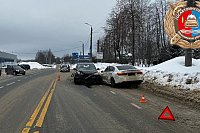 На улице Вичугской водитель «Хонды», совершая маневр, устроил ДТП