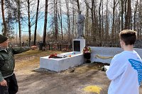 Молодежь Кинешмы проводит мониторинг состояния мемориальных досок