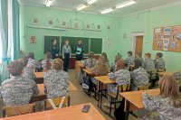 Сотрудники кинешемских учреждений ФСИН России провели «Урок памяти» с учениками школы №2