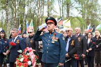 На кладбищах «Сокольники» и «Затенки» прошли церемонии возложения цветов к воинским захоронениям