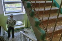 Как выбрать алюминиевые входные двери в подъезд: чек-лист для жителей Москвы и Московской области