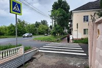 В микрорайоне «Поликор» завершаются работы по организации пешеходных переходов