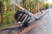 На дороге Кинешма - Наволоки 21-летняя девушка на «Ниссане» влетела в опору освещения