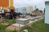 В Кинешме приступили ко второму этапу установки новых контейнерных площадок