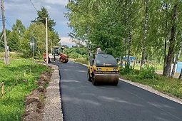 В Шилекше приступили к укладке нового асфальта на главной улице