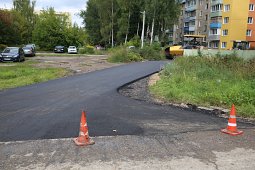 На улице Воеводы Боборыкина заасфальтировали проезд к мусорной площадке