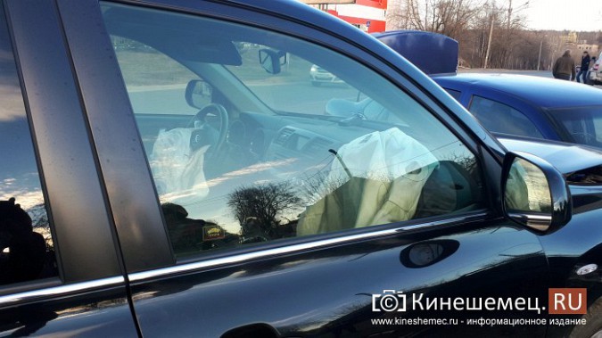 Сразу три автомобиля столкнулись на перекрестке улиц 50-летия Комсомола и Сеченова фото 5