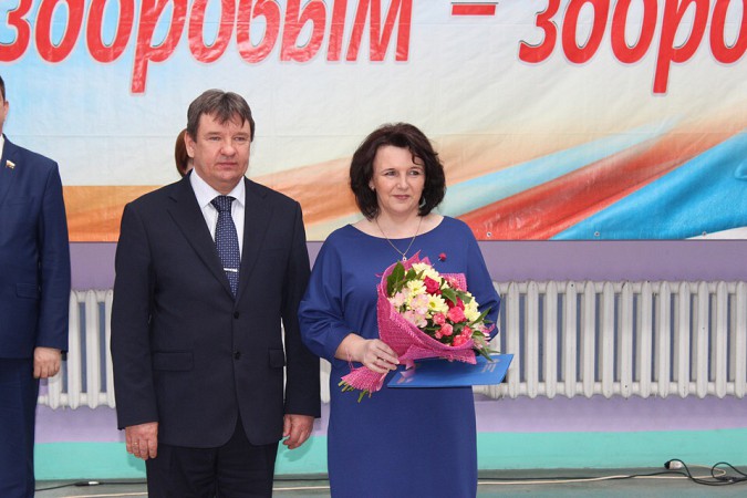 Ивановский сенатор Виктор Смирнов наградил в Кинешме эколят - молодых защитников природы фото 9