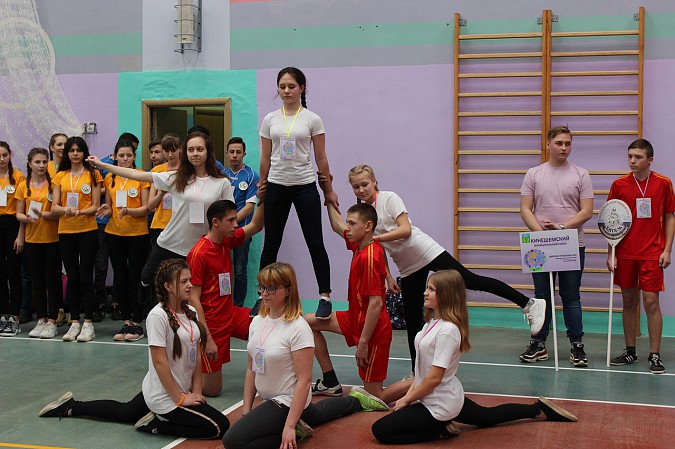 Ивановский сенатор Виктор Смирнов наградил в Кинешме эколят - молодых защитников природы фото 7