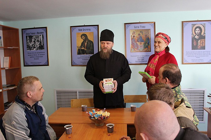 Инвалиды Кинешмы вместе с добровольцами провели субботник фото 3