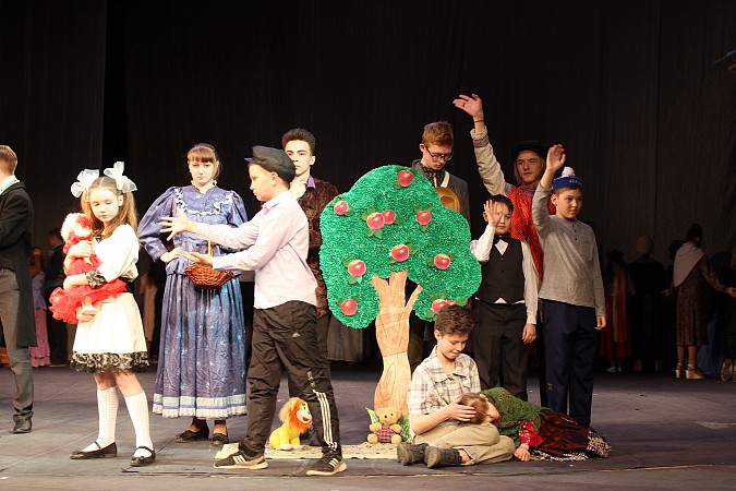 Школа №16 стала победителем фестиваля «Классика на школьной сцене-2019» в Кинешме фото 8