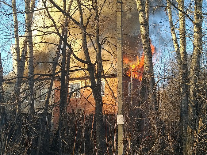 В Заволжске вечером сгорел дом фото 2