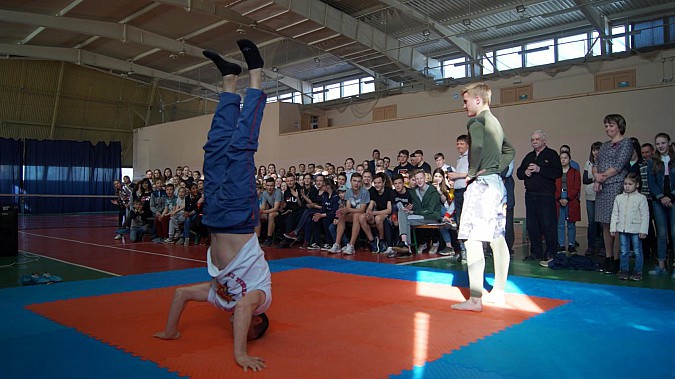 Школьники Кинешемского района провели зарядку с чемпионами фото 2