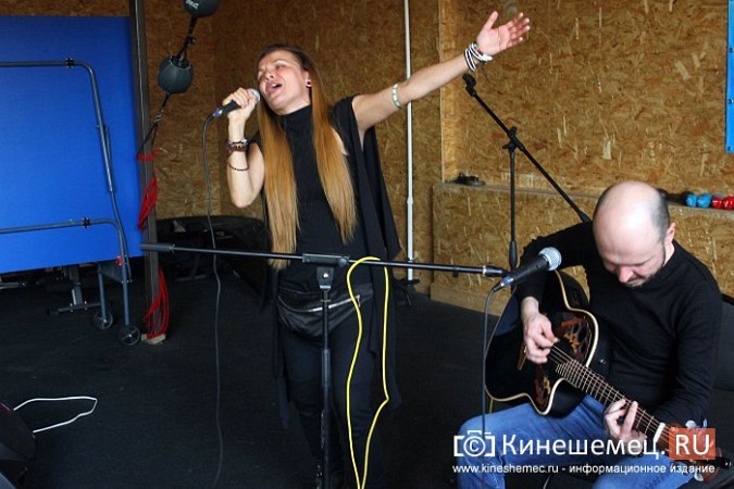 Солистка группы «Маша и Медведи» Мария Макарова спела в Кинешемской епархии фото 11