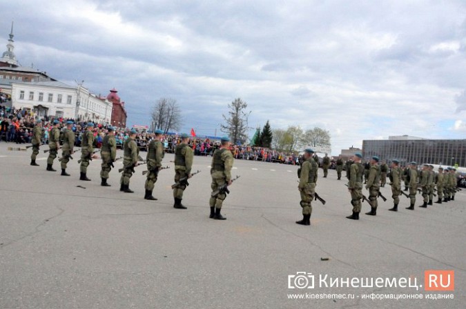 День образования 98-й дивизии десантники отметили ярким  шоу на главной площади Кинешмы фото 37