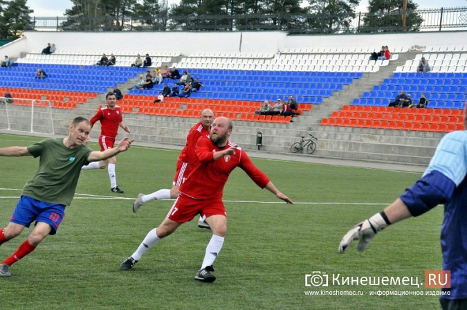 Денис Бояринцев вывел ветеранов «Текстильщика» на поле кинешемского «Волжанина» фото 18