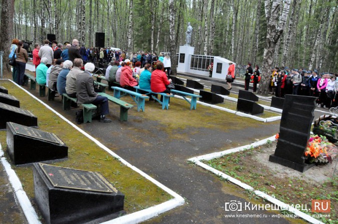 На кинешемском кладбище «Сокольники» прошла гражданская панихида фото 2
