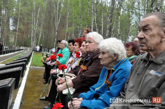 На кинешемском кладбище «Сокольники» прошла гражданская панихида фото 15
