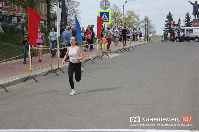 В Кинешме прошла легкоатлетическая эстафета на призы газеты «Приволжская Правда» фото 17