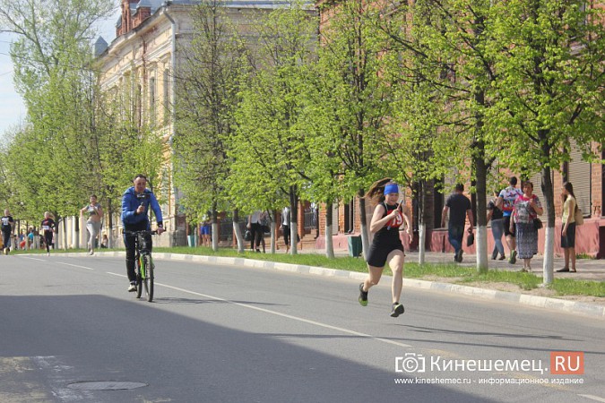 В Кинешме прошла легкоатлетическая эстафета на призы газеты «Приволжская Правда» фото 27