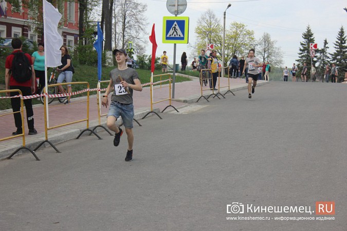 В Кинешме прошла легкоатлетическая эстафета на призы газеты «Приволжская Правда» фото 60