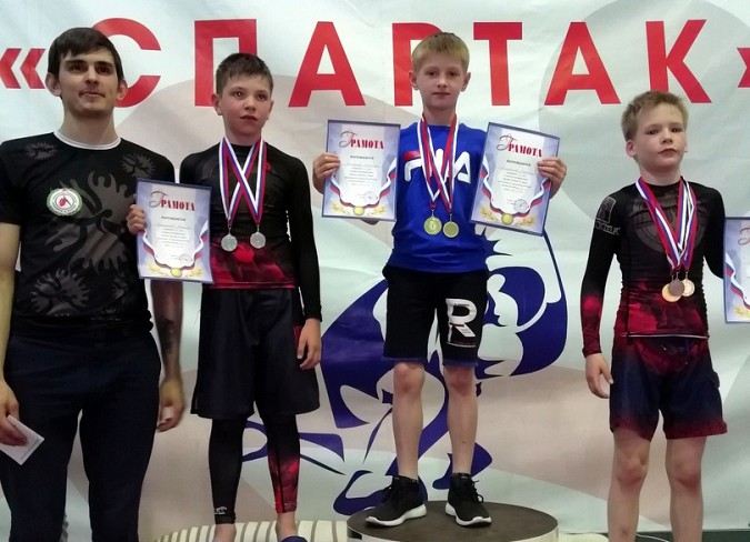 Кинешемцы завоевали 26 медалей на региональном турнире по грэпплингу фото 12