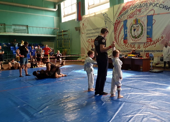 Кинешемцы завоевали 26 медалей на региональном турнире по грэпплингу фото 4