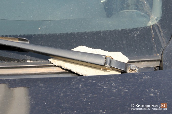 В Кинешме на автомобиль рухнул кусок штукатурки фото 6