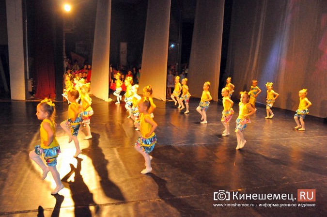 Хореографический коллектив «Вдохновение» выступил с юбилейным концертом в театре фото 3